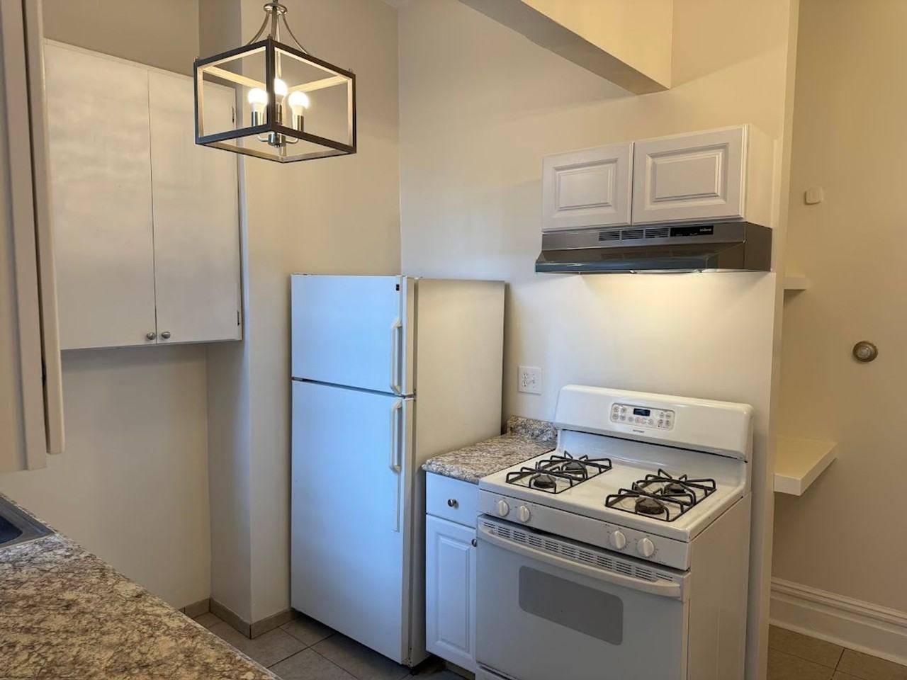 5431 Howe Street - Photo 5 of 44