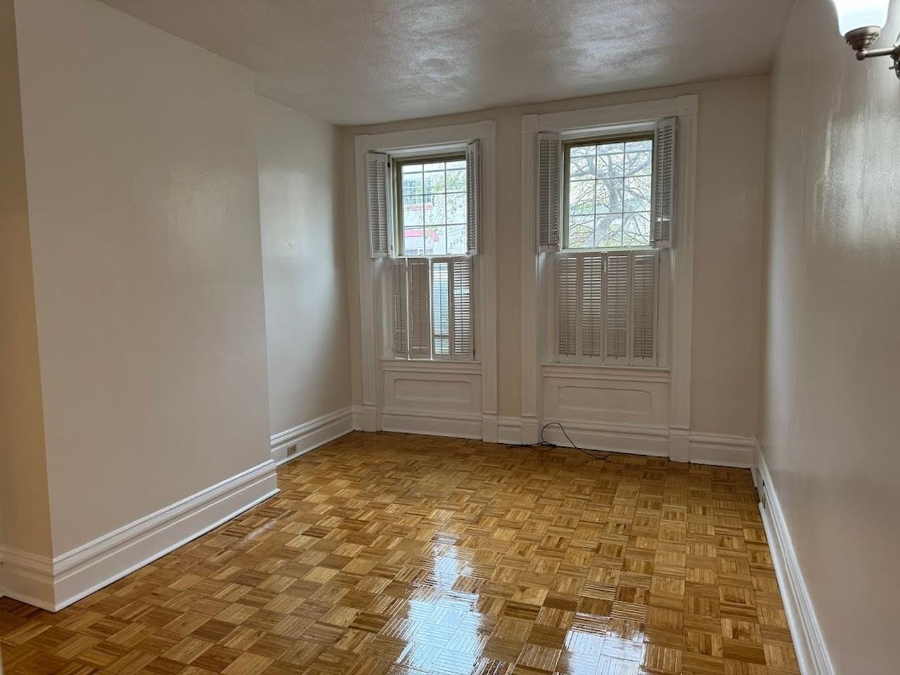 5431 Howe Street - Photo 4 of 44