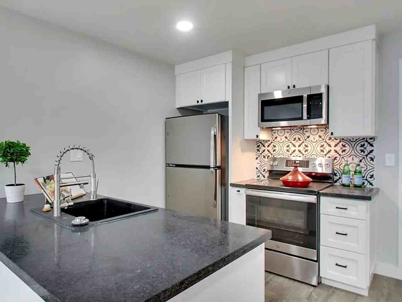 Far Side Cap - Photo 2 of 16