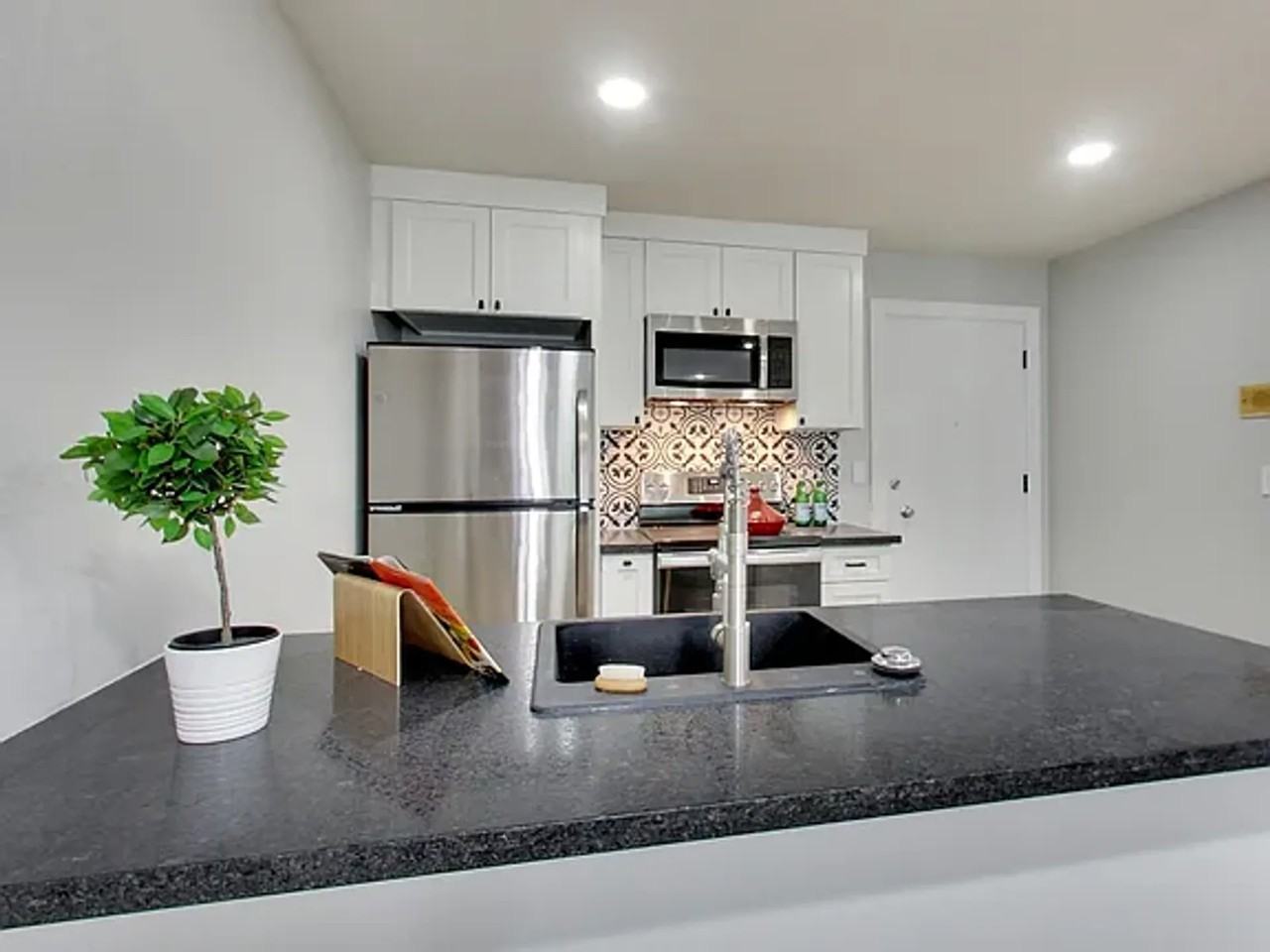 Far Side Cap - Photo 4 of 16