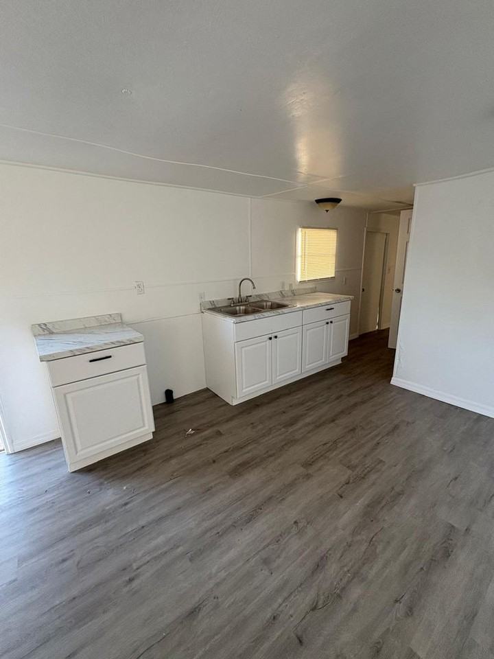 203 Hibiscus Pkwy W - Photo 3 of 11