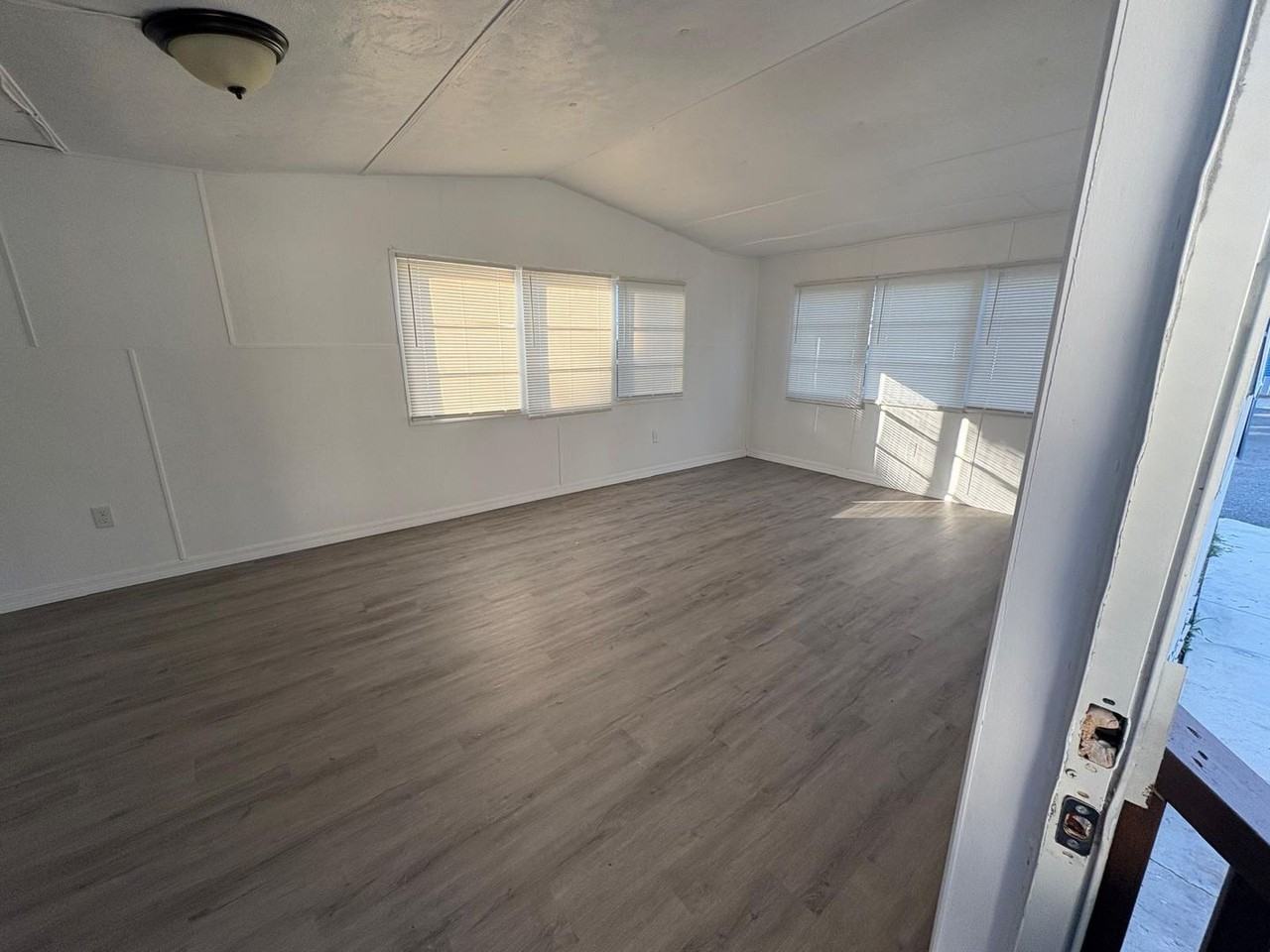 203 Hibiscus Pkwy W - Photo 6 of 11