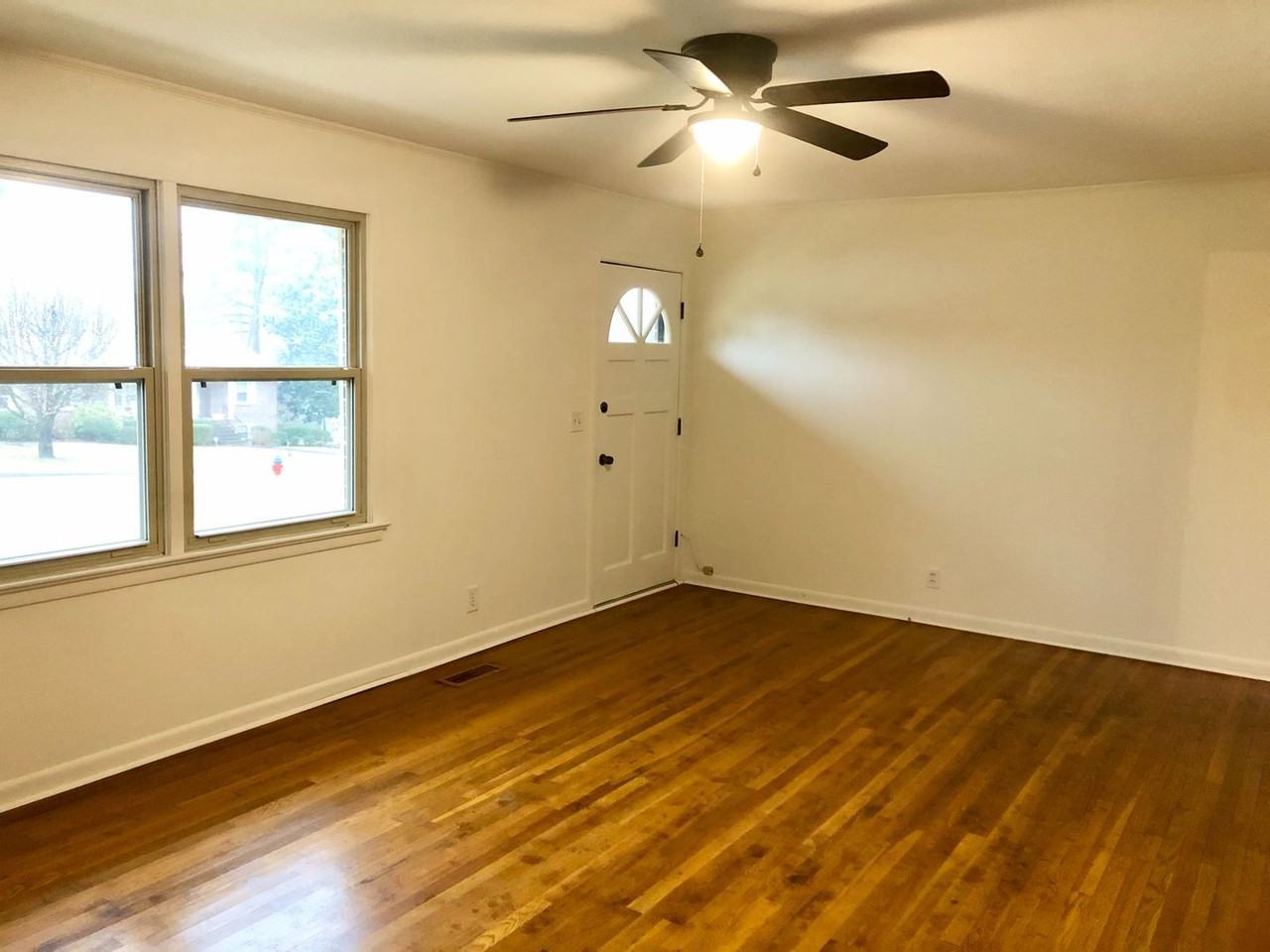 216 Glenwood Ave - Photo 6 of 17