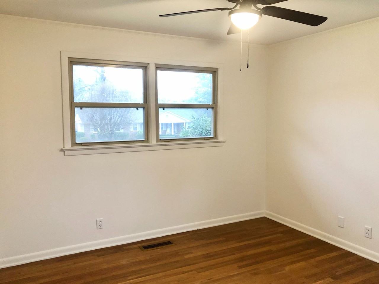 216 Glenwood Ave - Photo 4 of 17