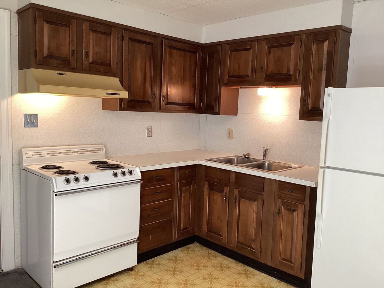 119 E Burd St - Photo 2 of 10