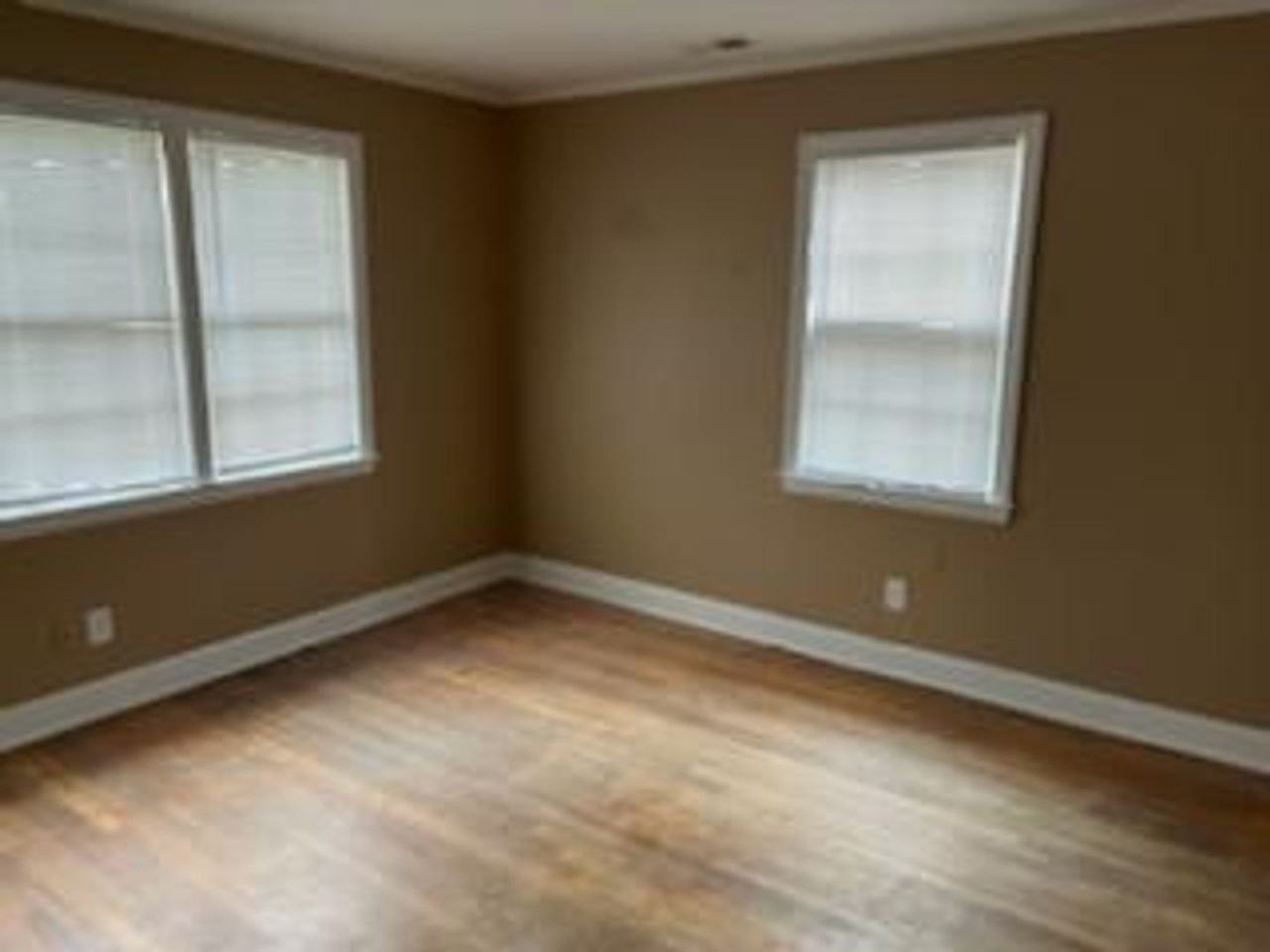 1214 Wilson St - Photo 2 of 7