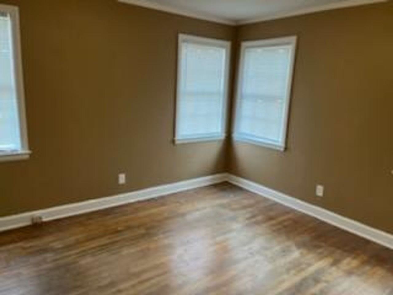 1214 Wilson St - Photo 6 of 7