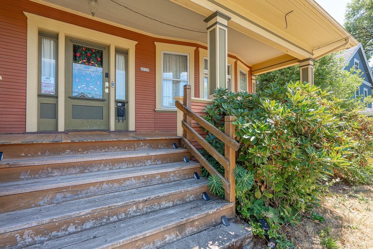 4128 Ne 10th Ave - Photo 2 of 44