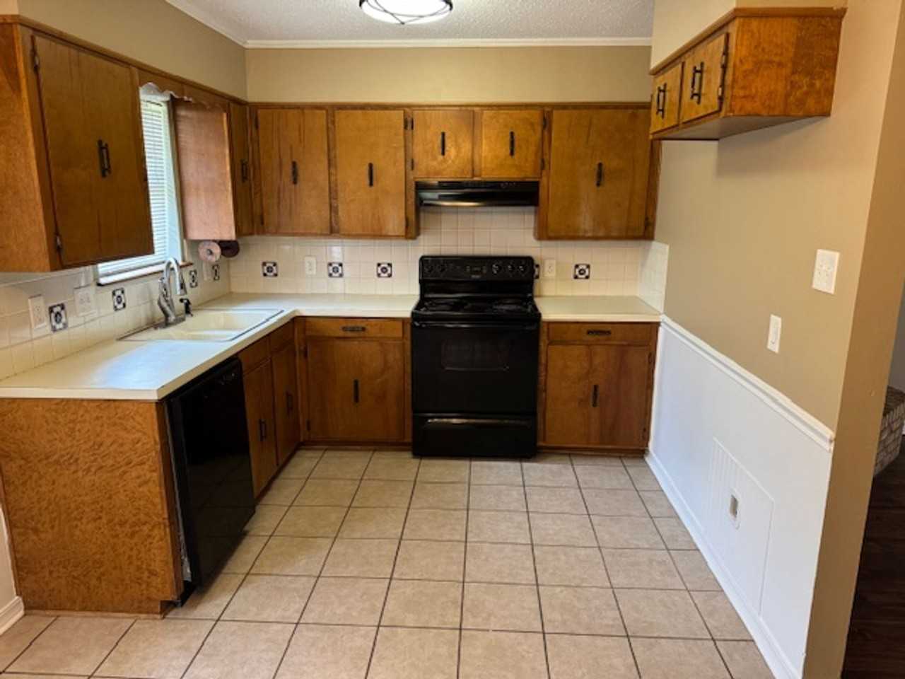 5331 Lauri Ln - Photo 6 of 11