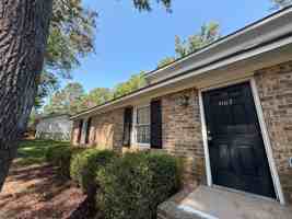 featured image of 661 Maplewood Ln