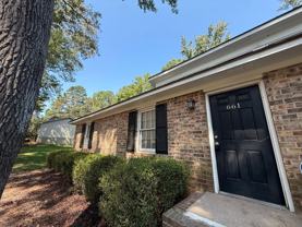 661 Maplewood Ln - Photo 1 of 1