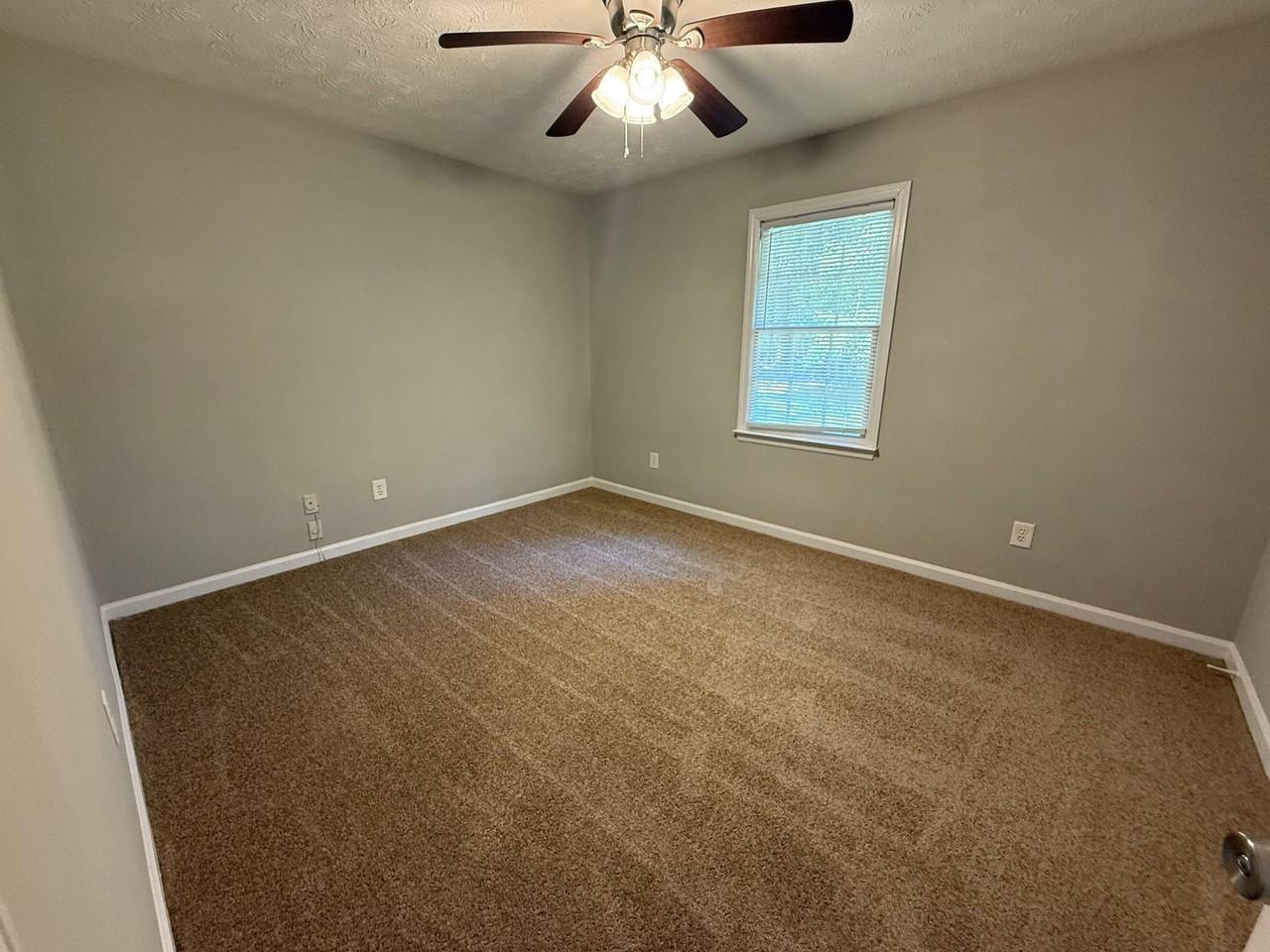 661 Maplewood Ln - Photo 6 of 9