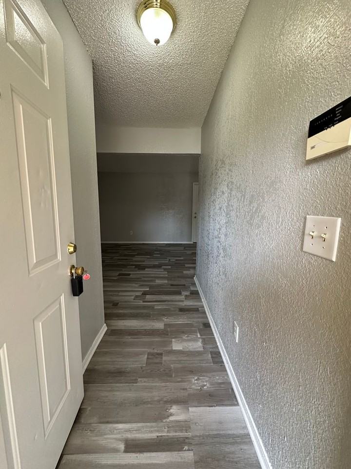 10213 Caton Pl - Photo 5 of 24