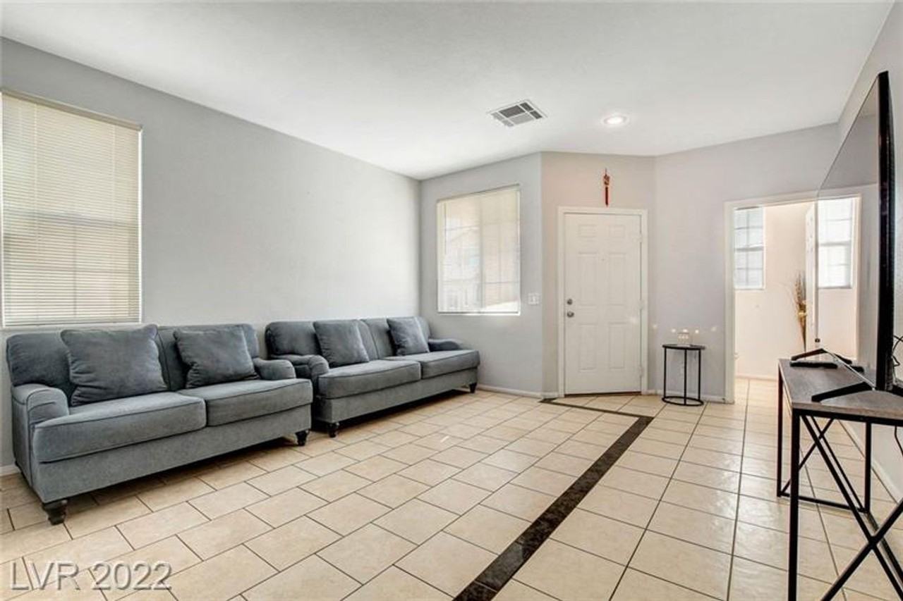 7658 Crystal Village Ln - Photo 4 of 9