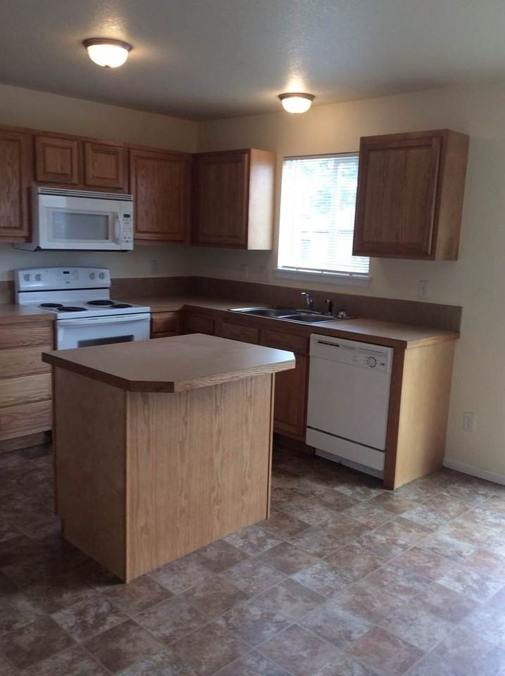 672 Eagle Dr - Photo 5 of 10