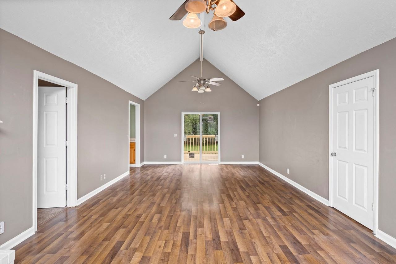 154 Arsenal Dr - Photo 4 of 26