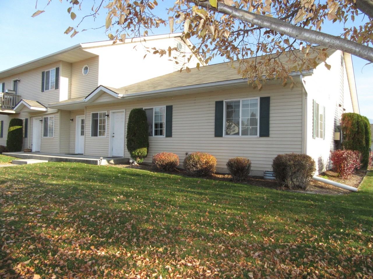 27 Diane Rd - Photo 2 of 13