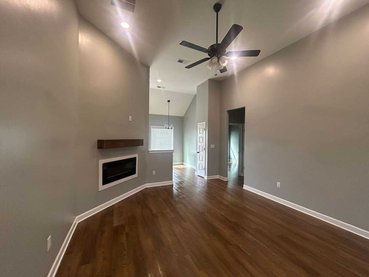 401 Park St - Photo 5 of 13