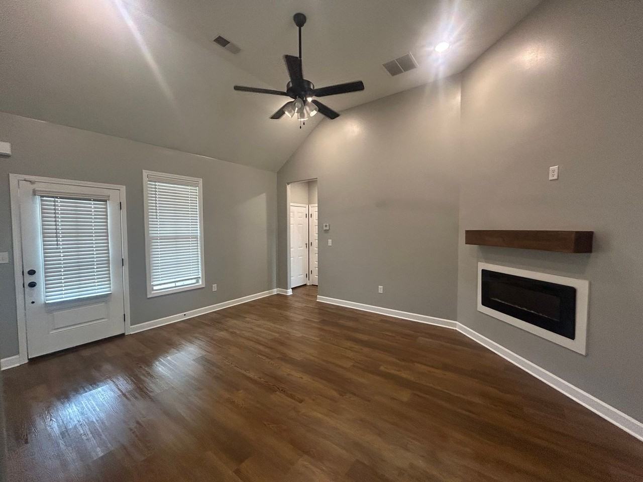 401 Park St - Photo 6 of 13