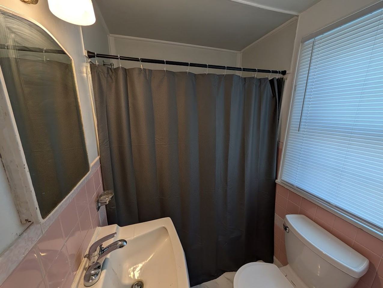 501 S Gladstone Ave - Photo 5 of 19