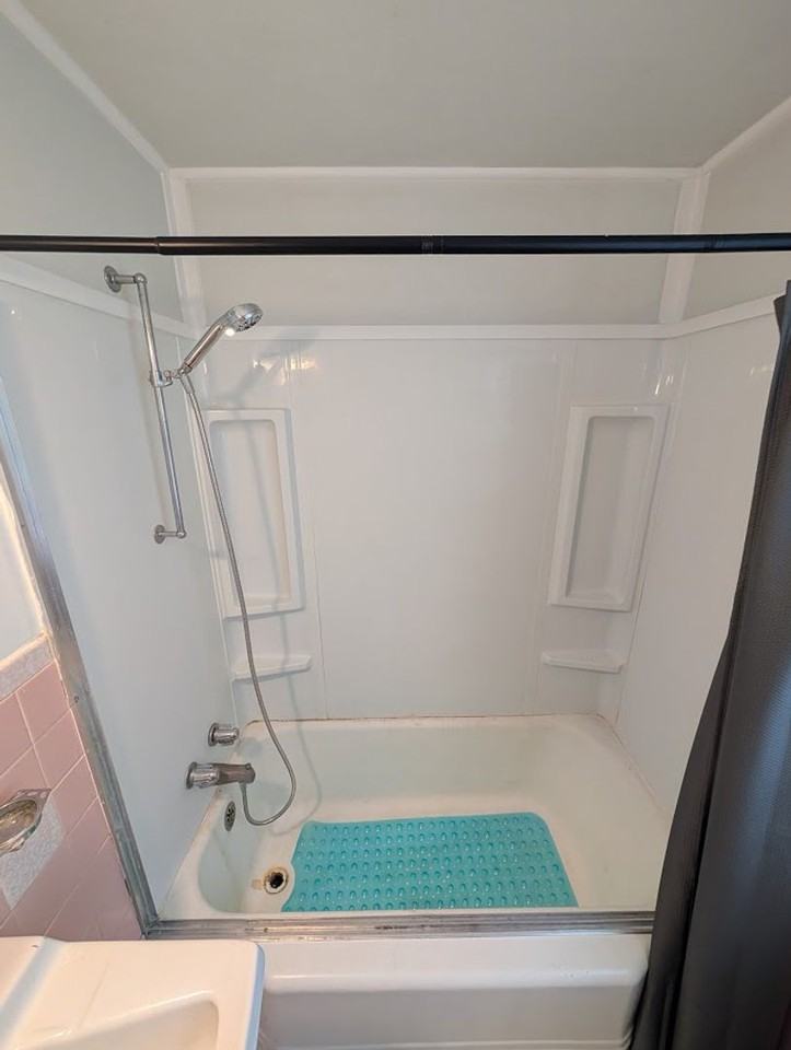 501 S Gladstone Ave - Photo 6 of 19