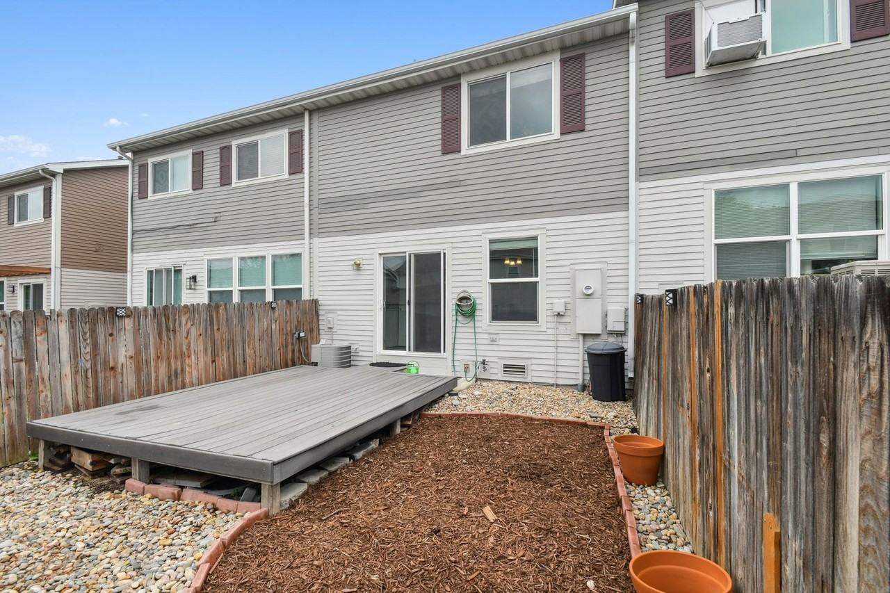 11040 Claude Ct - Photo 5 of 24