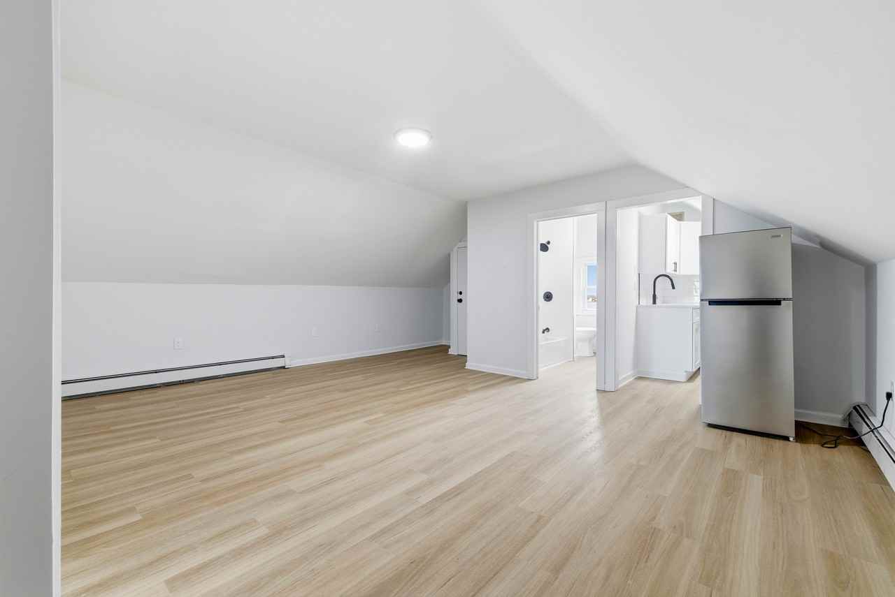 848 Bank Street #3 - Photo 2 of 19