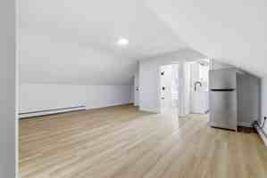 featured image of 848 Bank Street #3