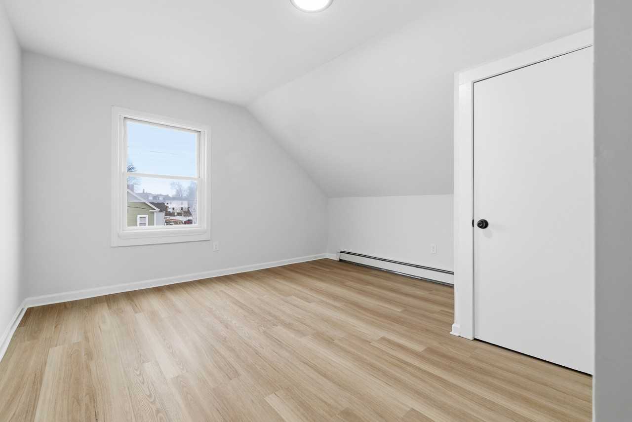 848 Bank Street #3 - Photo 6 of 19