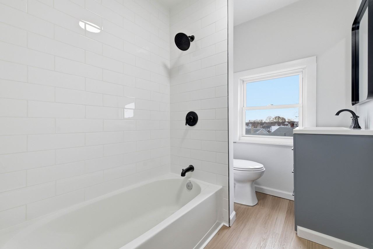 848 Bank Street #3 - Photo 7 of 19