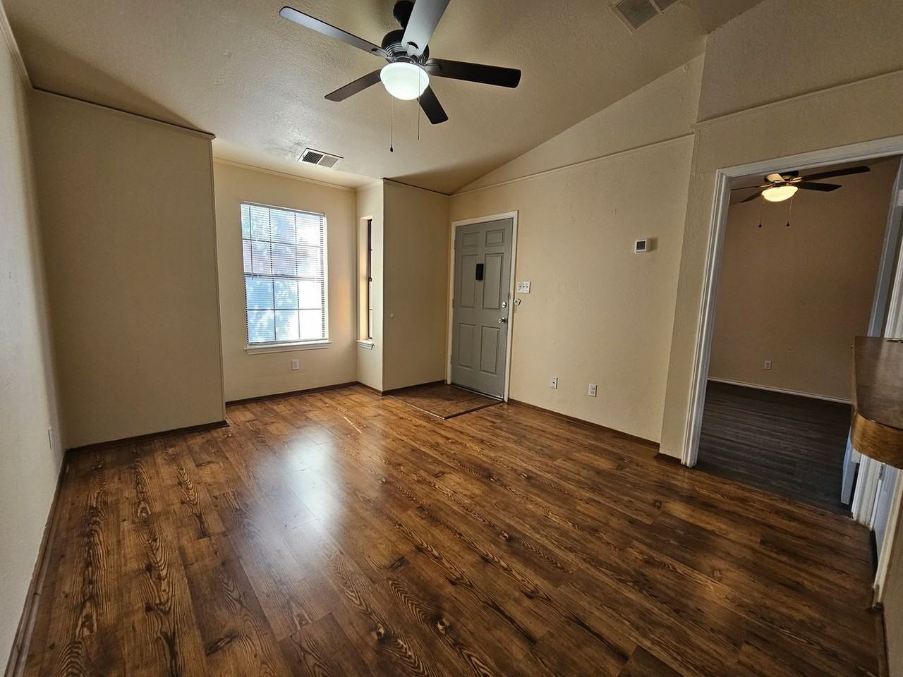 4803 Hamilton Wolfe #312 - Photo 5 of 11