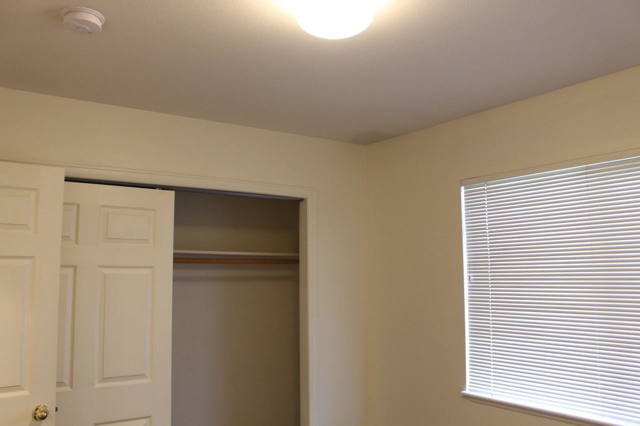 3301 Saratoga St #D - Photo 4 of 7