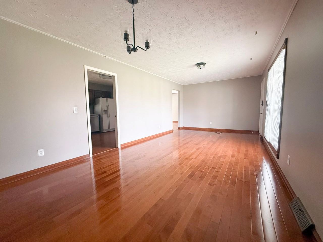 609 Rockwell Dr - Photo 4 of 29