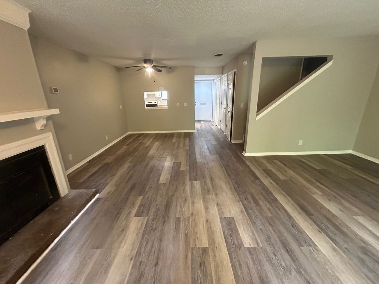 240 Jamil Rd - Photo 3 of 25