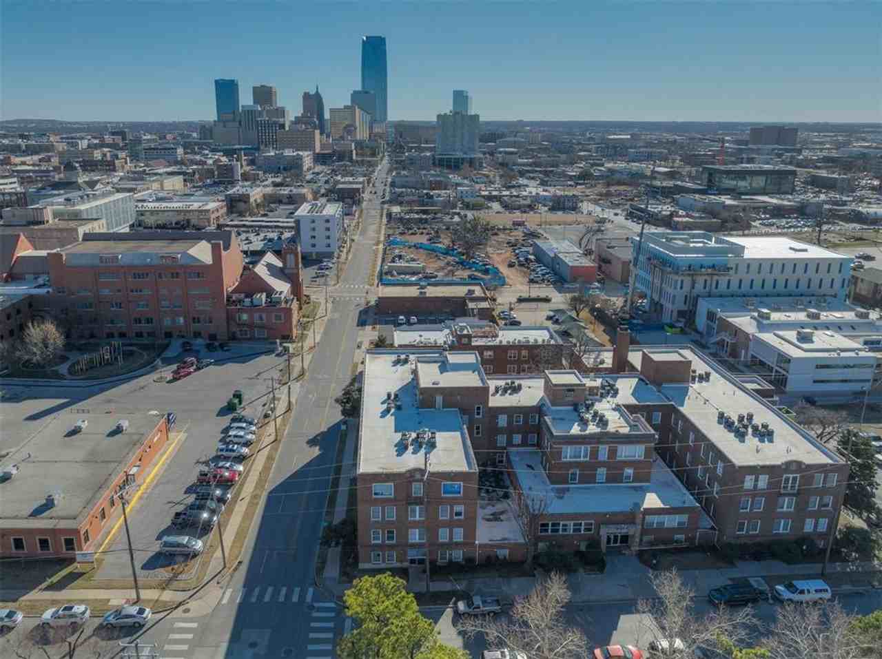 1213 1213 N. Harvey - 4 #4 - Photo 4 of 24