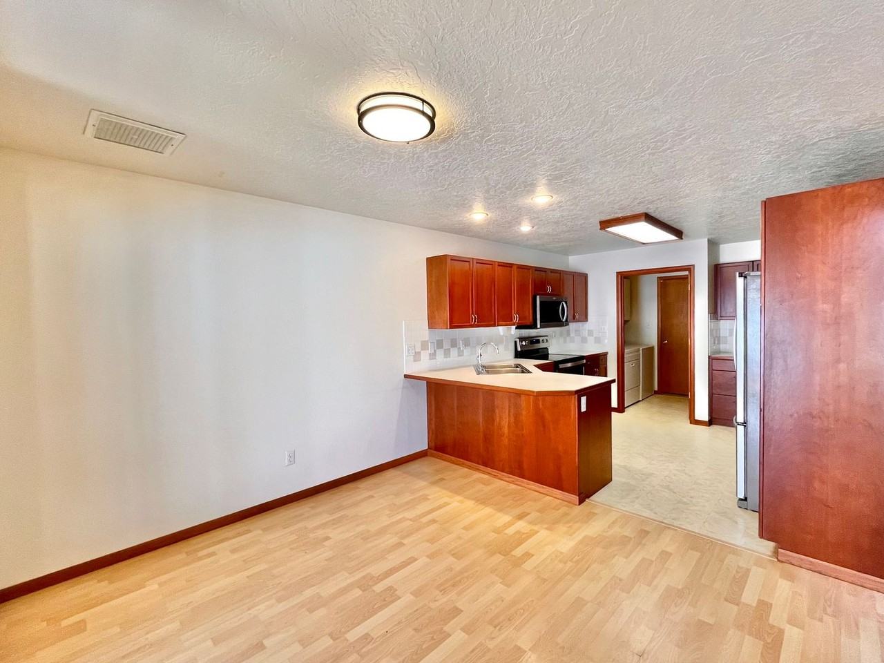 1207 Sharlyn Ct - Photo 6 of 24