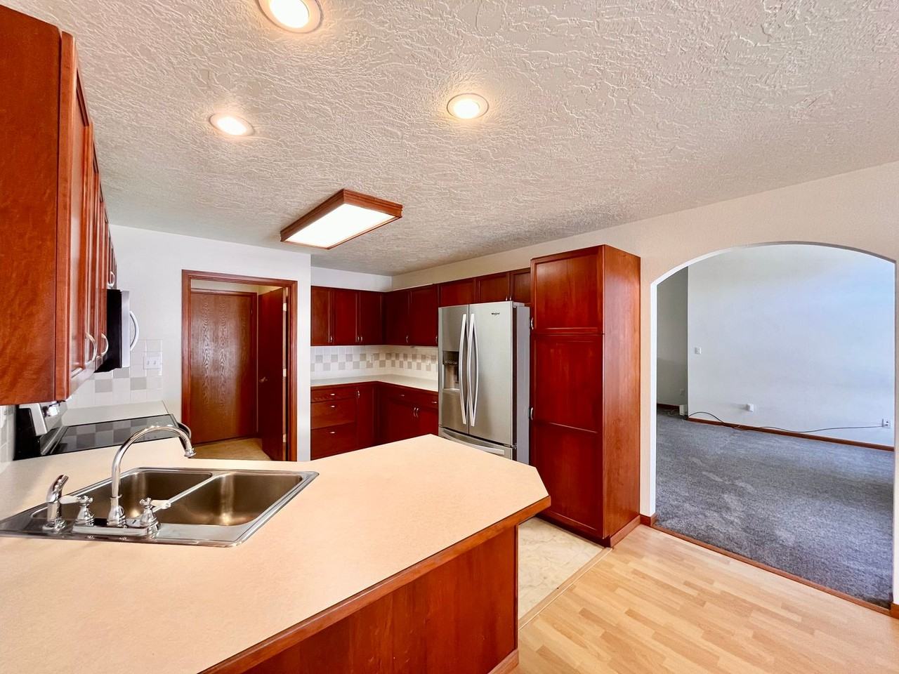 1207 Sharlyn Ct - Photo 7 of 24