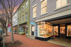 featured image of 822 Caroline St #1