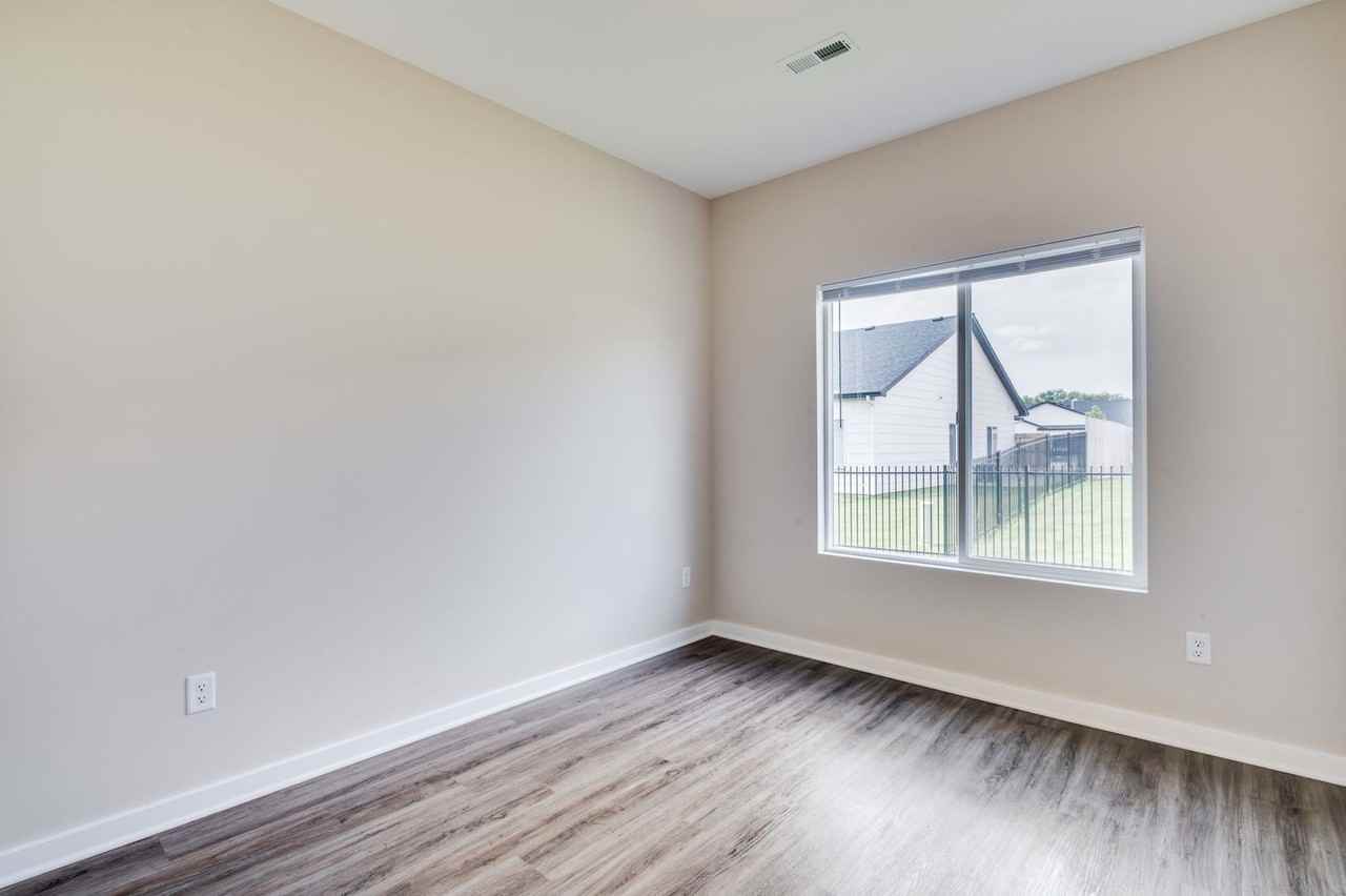 1779 Cloverbrook Ct - Photo 7 of 15