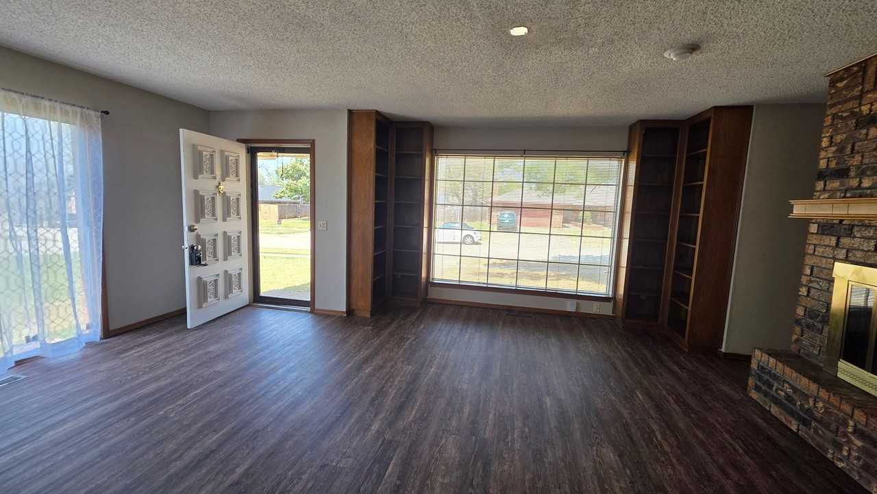 8002 Nw 31st Ter - Photo 5 of 30