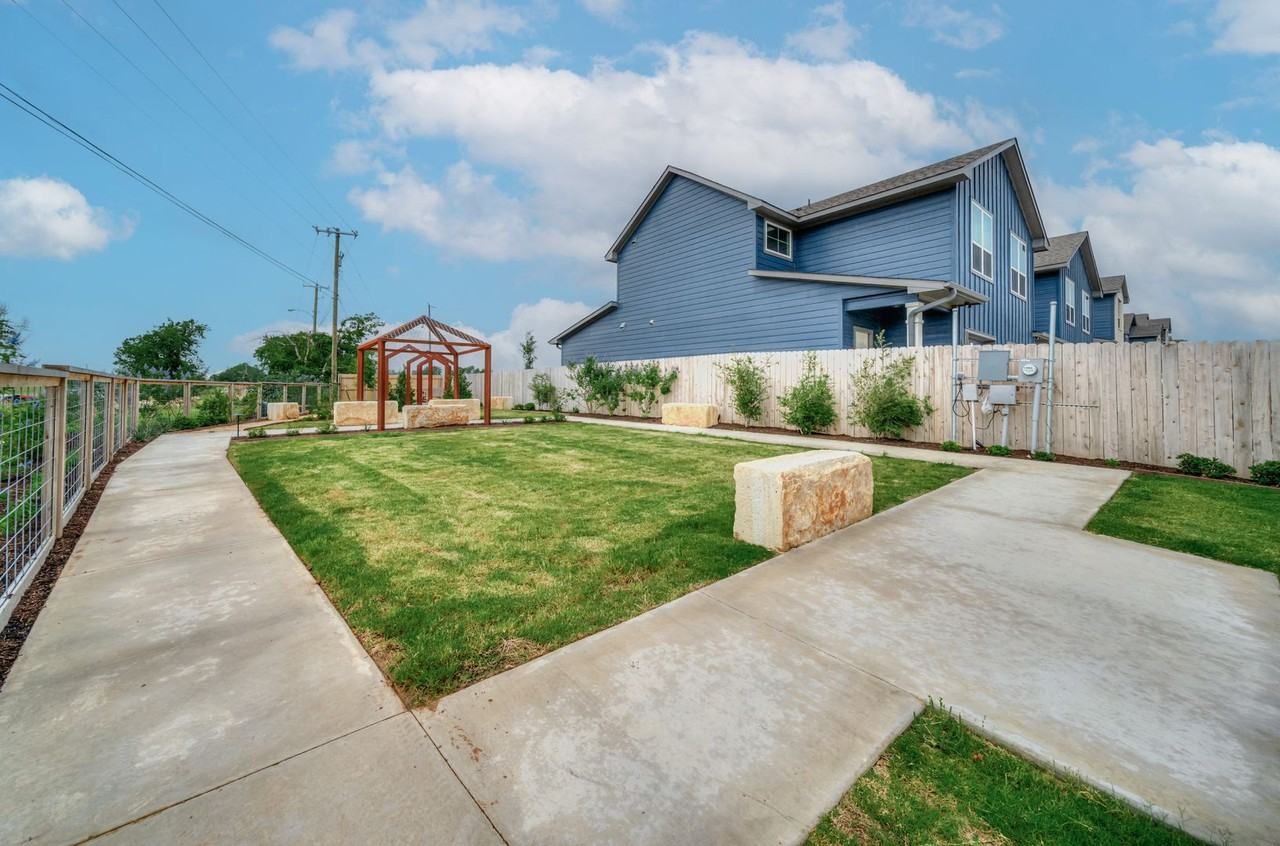 8434 Adelaide Dr - Photo 5 of 50