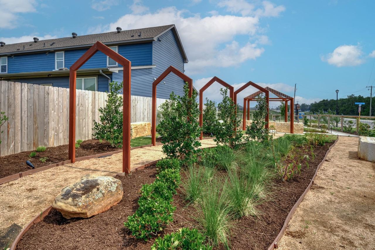 8434 Adelaide Dr - Photo 6 of 50