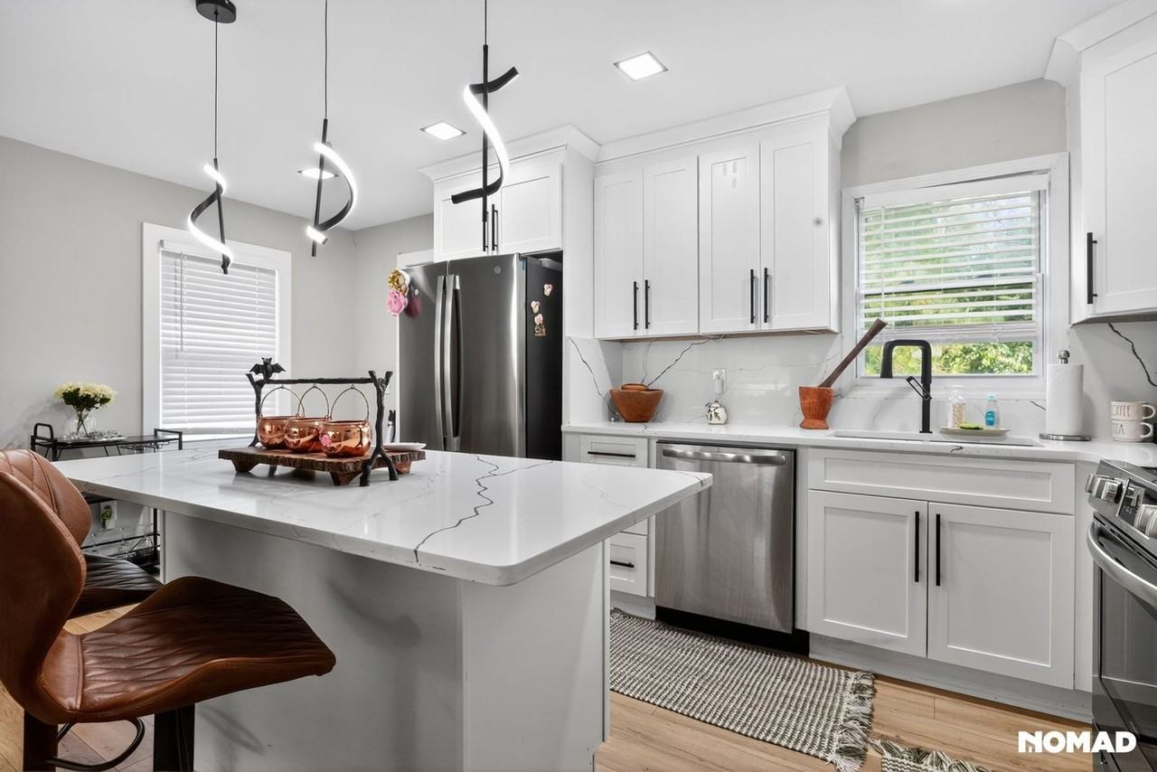 2022 Boulderview Dr Se - Photo 3 of 32