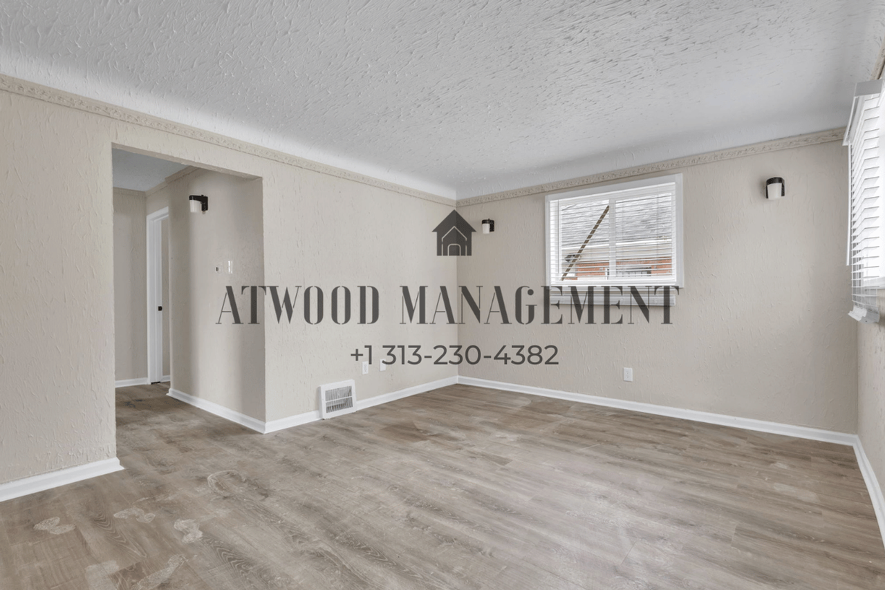 19431 Lyndon St - Photo 3 of 12