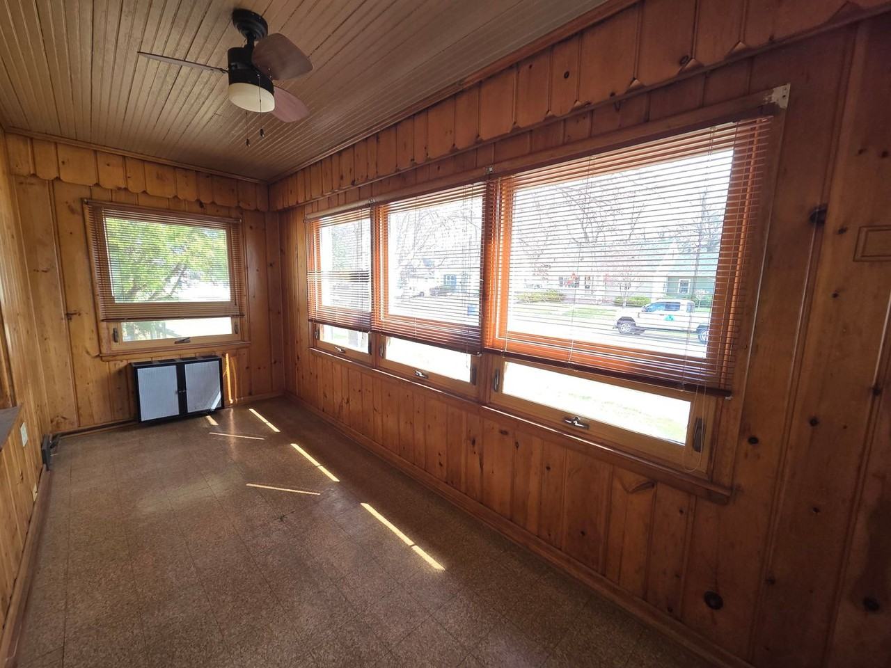 613 Cornelia St - Photo 6 of 18