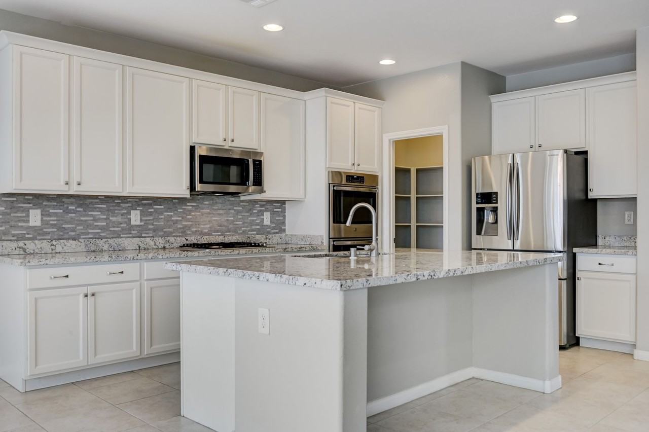 10001 Desert Bighorn Ct - Photo 6 of 36