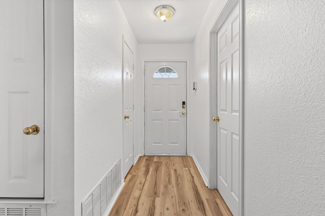 4501 Pete Dr - Photo 2 of 16