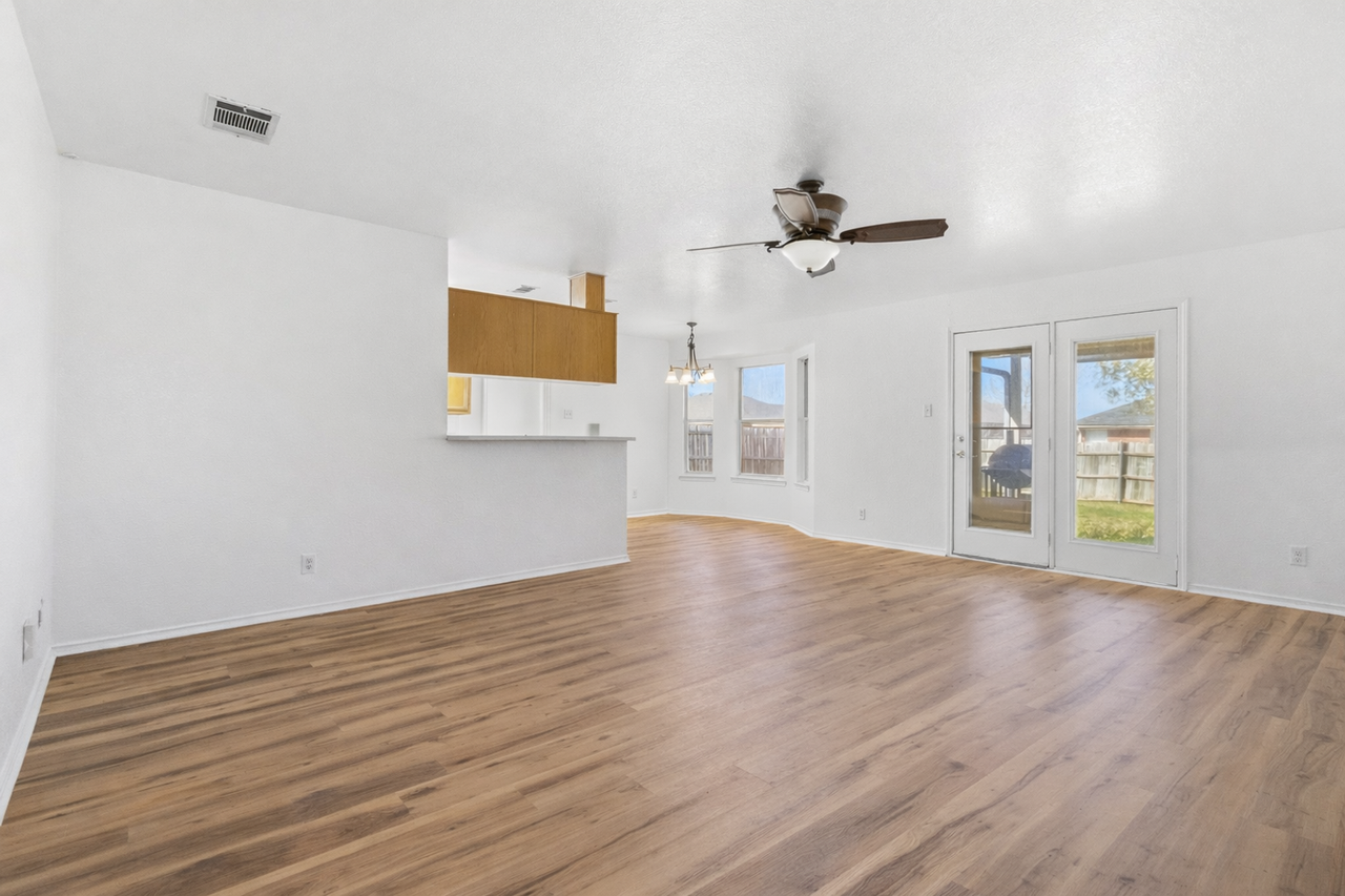 4501 Pete Dr - Photo 3 of 16