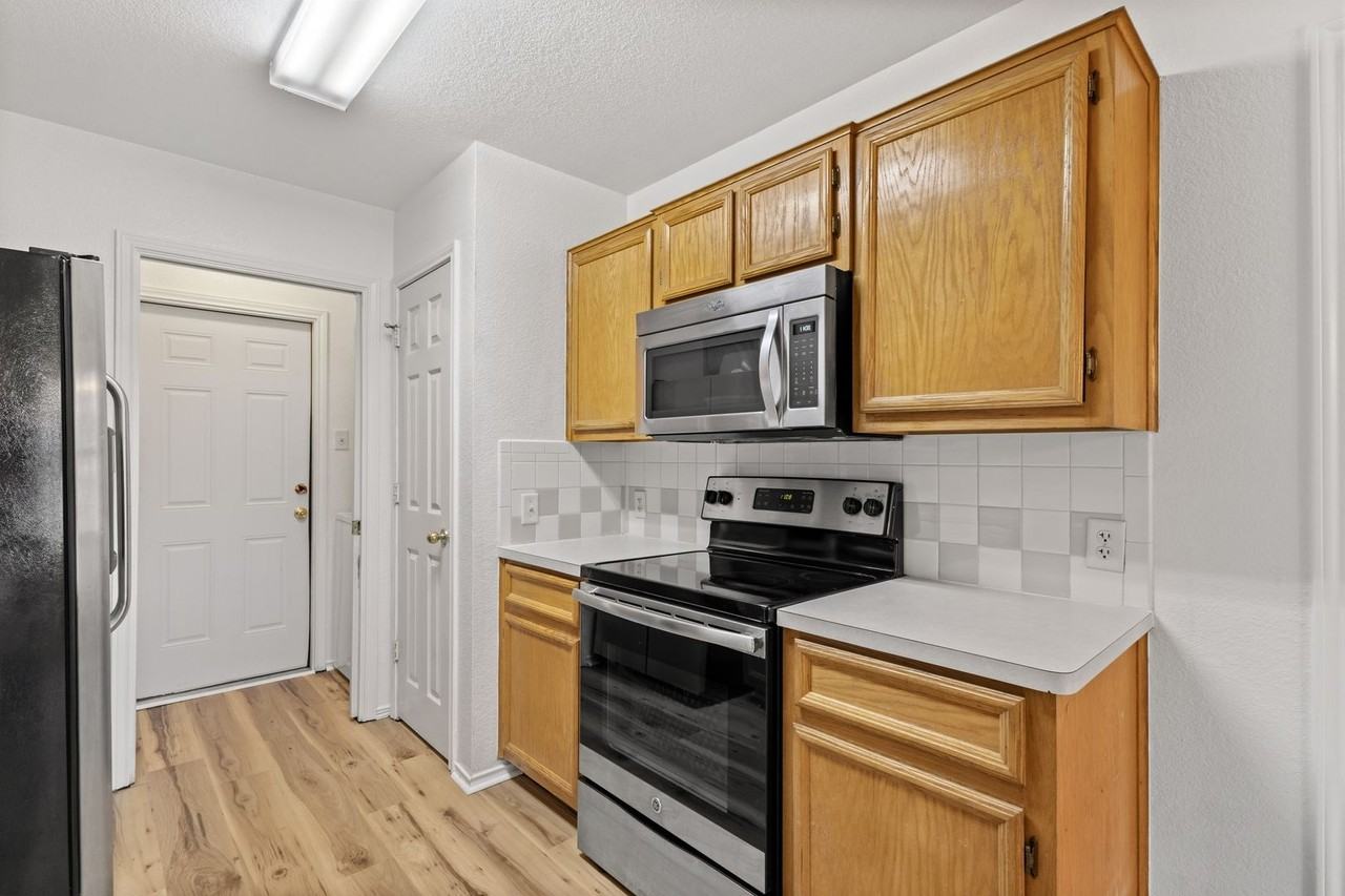 4501 Pete Dr - Photo 6 of 16