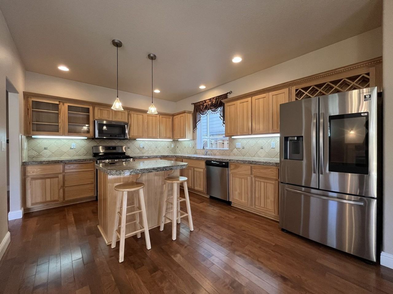 2103 Se 48th Ave - Photo 7 of 50